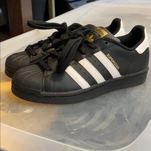 NEW Adidas Superstar